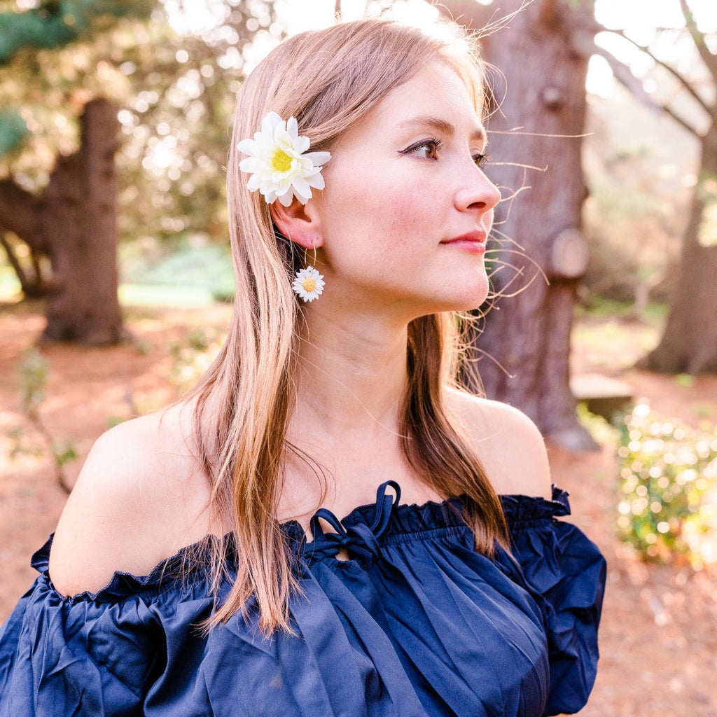 Cottage White Daisy Dangle Earrings